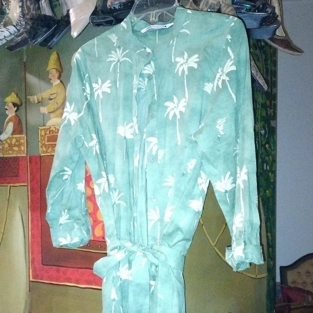 Zara Green Tropical Print Blouse - Picture 1 of 7